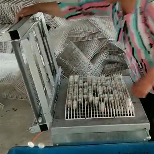 欢迎咨询订购!前程塑胶生产的运虹蚕具由食品级塑料通过挤塑定型而成